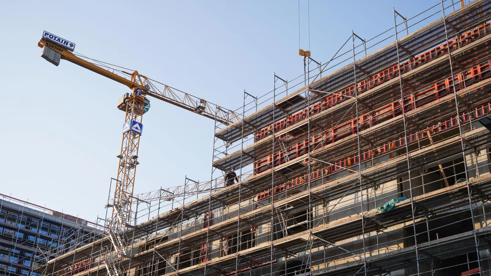 Wohnungsbau in einem Innenstadtbezirk von Berlin. (Foto: Jörg Carstensen/dpa)