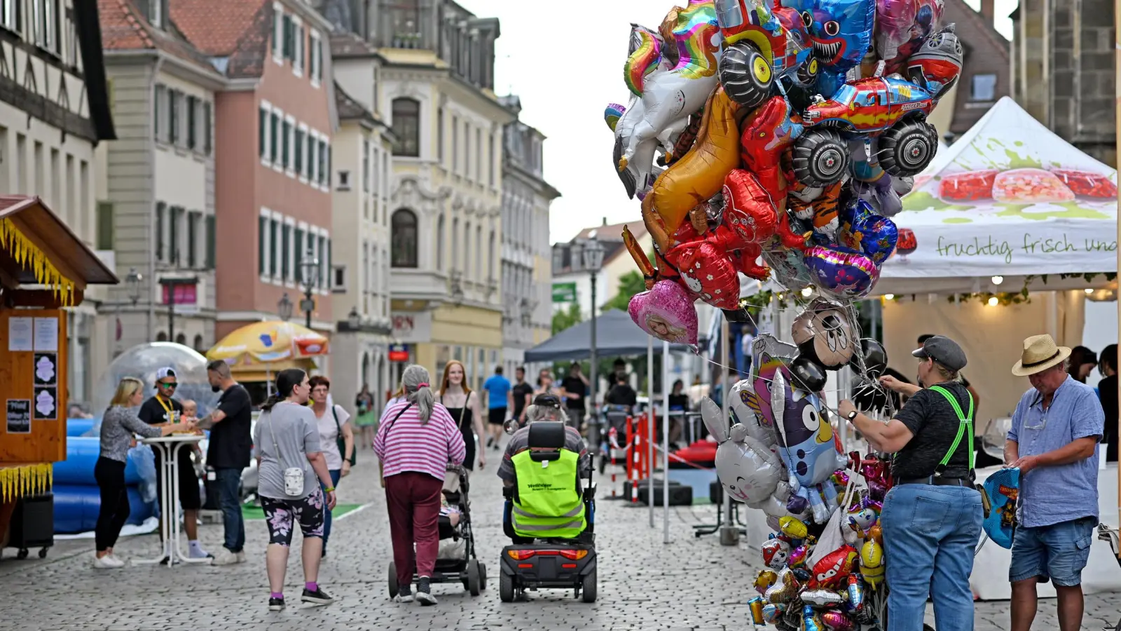 Bieranstich, Livemusik und ordentlich Trubel: Das sind die Impressionen unserer Reporter vom Ansbacher Altstadtfest 2023. (Foto: Jim Albright)