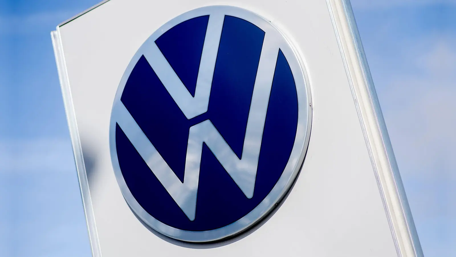 Der Großaktionär Porsche SE fordert schnelle Klarheit bei Volkswagen. (Archivbild) (Foto: Hauke-Christian Dittrich/dpa)