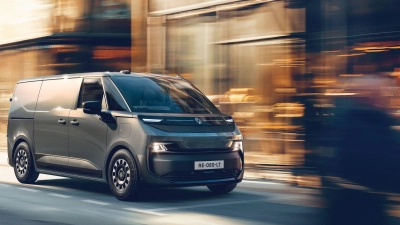 Renault bringt 2026 die nächste Generation des Trafic auf den Markt: Der vollelektrische Transporter basiert auf einer neuen Plattform, die einen ebenen Ladeboden, eine niedrigere Ladekante und ein flacheres Dach ermöglicht. (Foto: Renault/dpa-tmn)