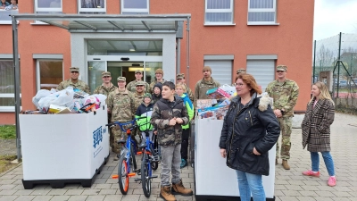 Die Soldatinnen und Soldaten wandten sich wie schon seit 2013 Kindern und Jugendlichen in Neuendettelsau zu. (Foto: Diakoneo/Ina Lindner)