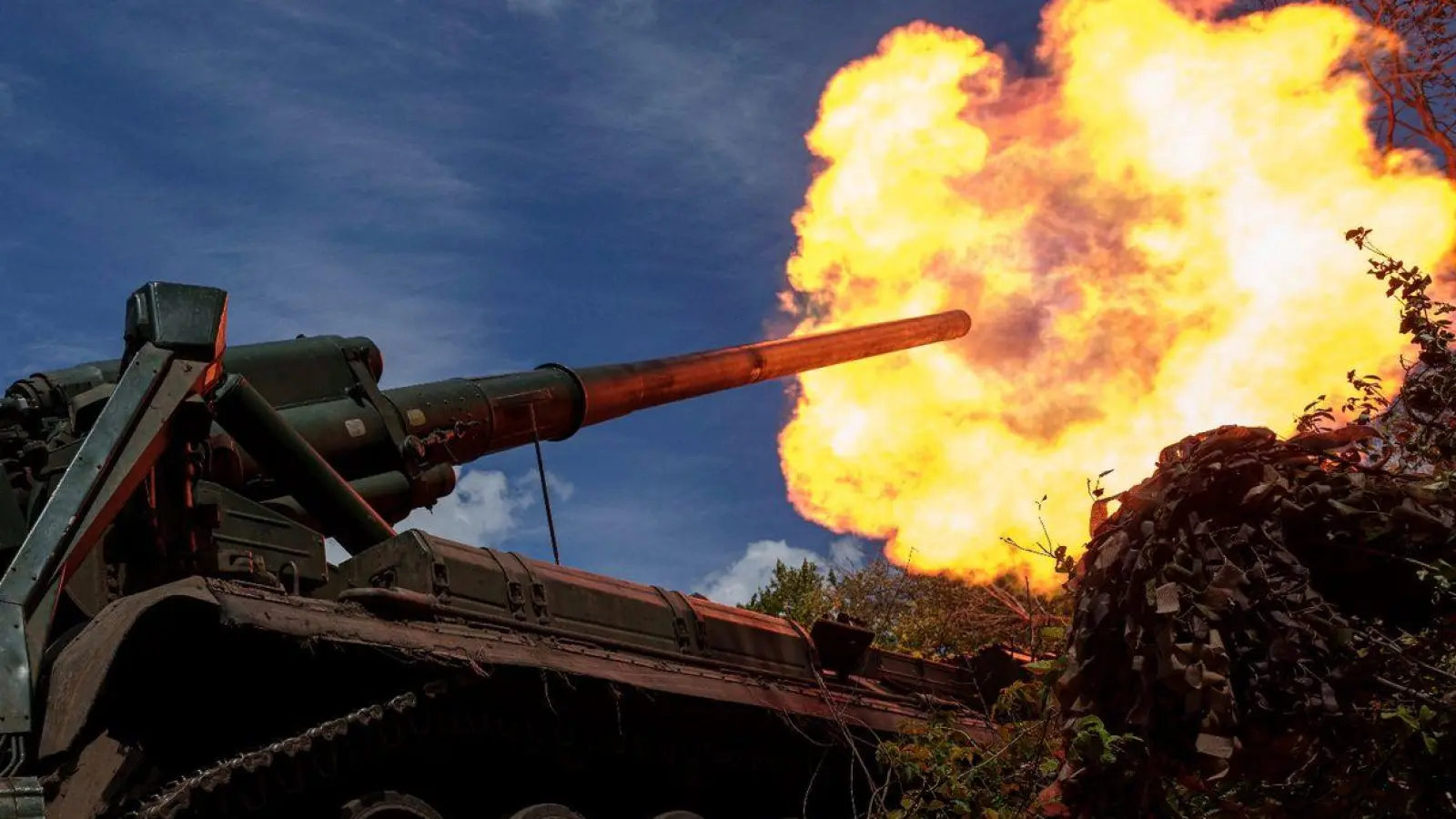 Die Ukraine verteidigt sich nun seit 854 Tagen gegen den russischen Angriffskrieg. (Foto: Evgeniy Maloletka/AP)