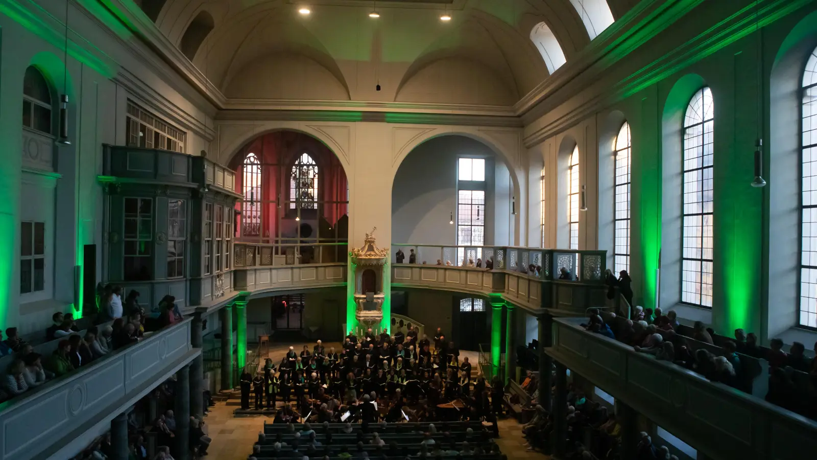 Die Grüne Nacht in Ansbach lockt zahlreiche Besucher an. (Foto: Evi Lemberger)