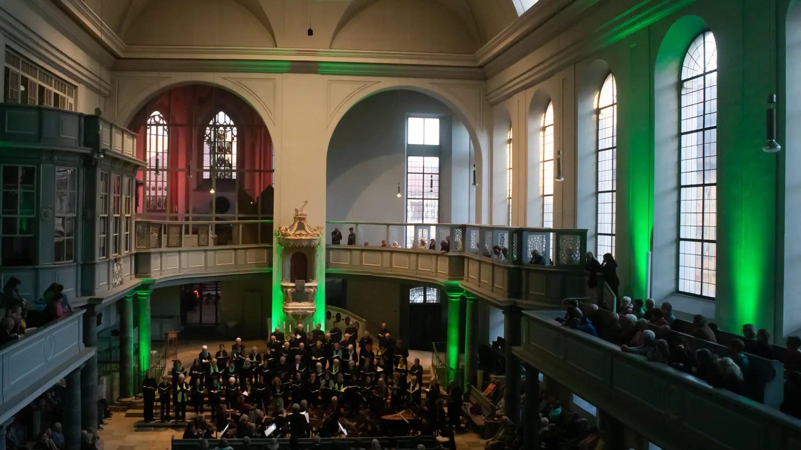 Die Grüne Nacht in Ansbach lockt zahlreiche Besucher an. (Foto: Evi Lemberger)