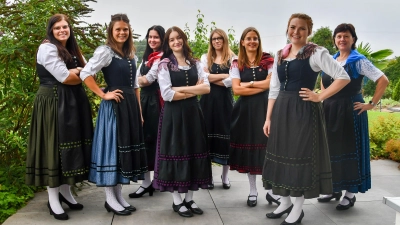 Die Eschenbacher Madli mit Gruppenleiterin Heidi Böhringer (r.) (Foto: Julia Wurm)