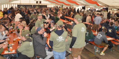 Die Kirchweih startet bereits am Donnerstag mit Schlachtschüsselessen beim SV Dentlein. Der offizielle Bieranstich folgt am Freitag.  (Foto: Peter Tippl)