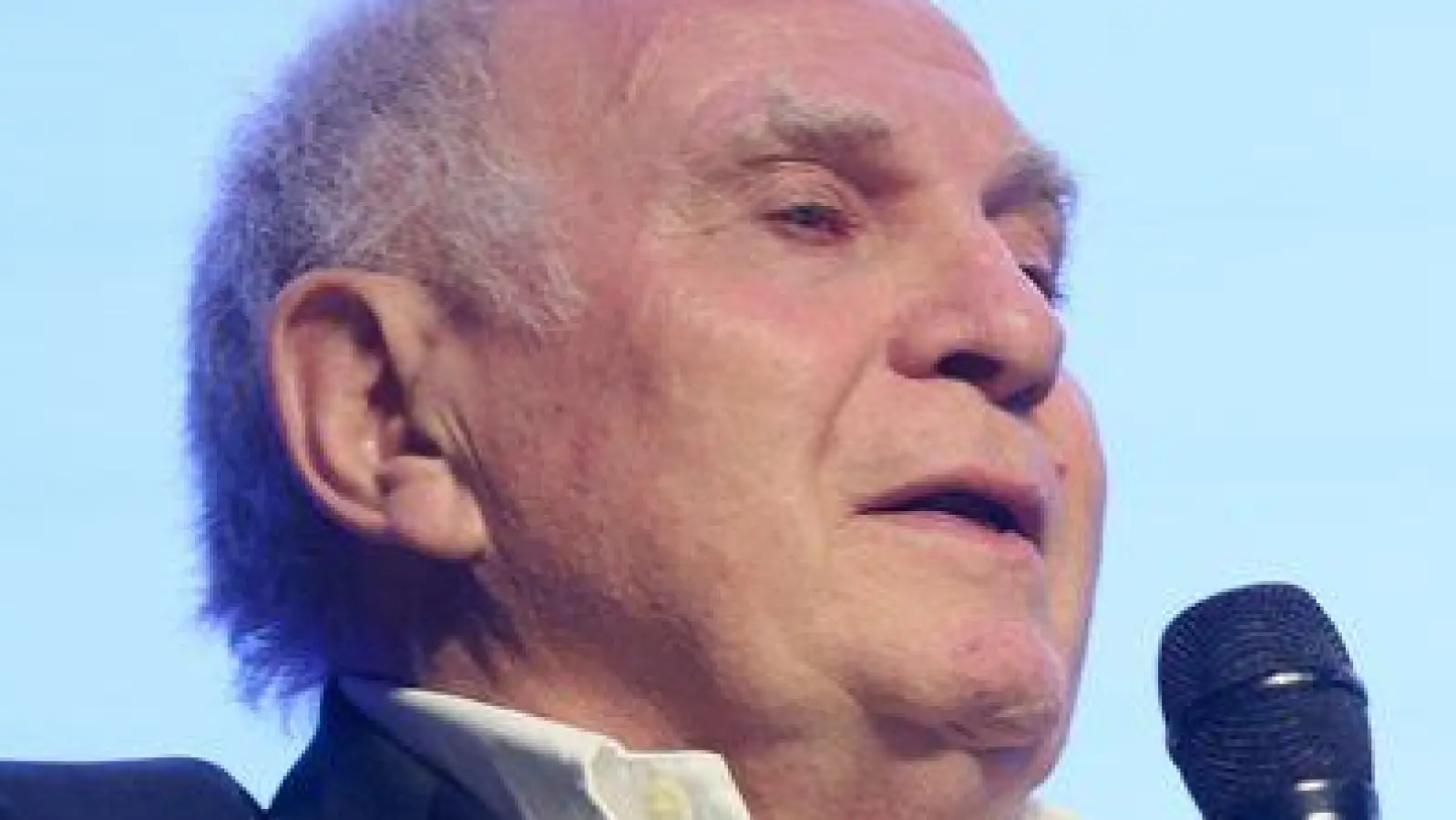 Uli Hoeneß: „Ich verstehe überhaupt nicht, dass darüber überhaupt diskutiert wird.“ (Foto: Bernd Thissen/dpa)