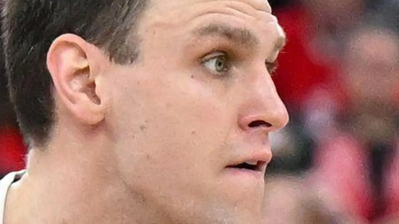 Johannes Voigtmann und die Bayern-Basketballer sind in den Playoffs auf Halbfinal-Kurs. (Foto: Sven Hoppe/dpa)