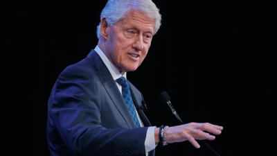 Nach Ex-Außenministerin Hillary Clinton sagt nun ihr Mann, der frühere US-Präsident Bill Clinton vor einem Ausschuss des US-Kongresses aus. (Archivbild) (Foto: Andres Kudacki/FR170905 AP/dpa)