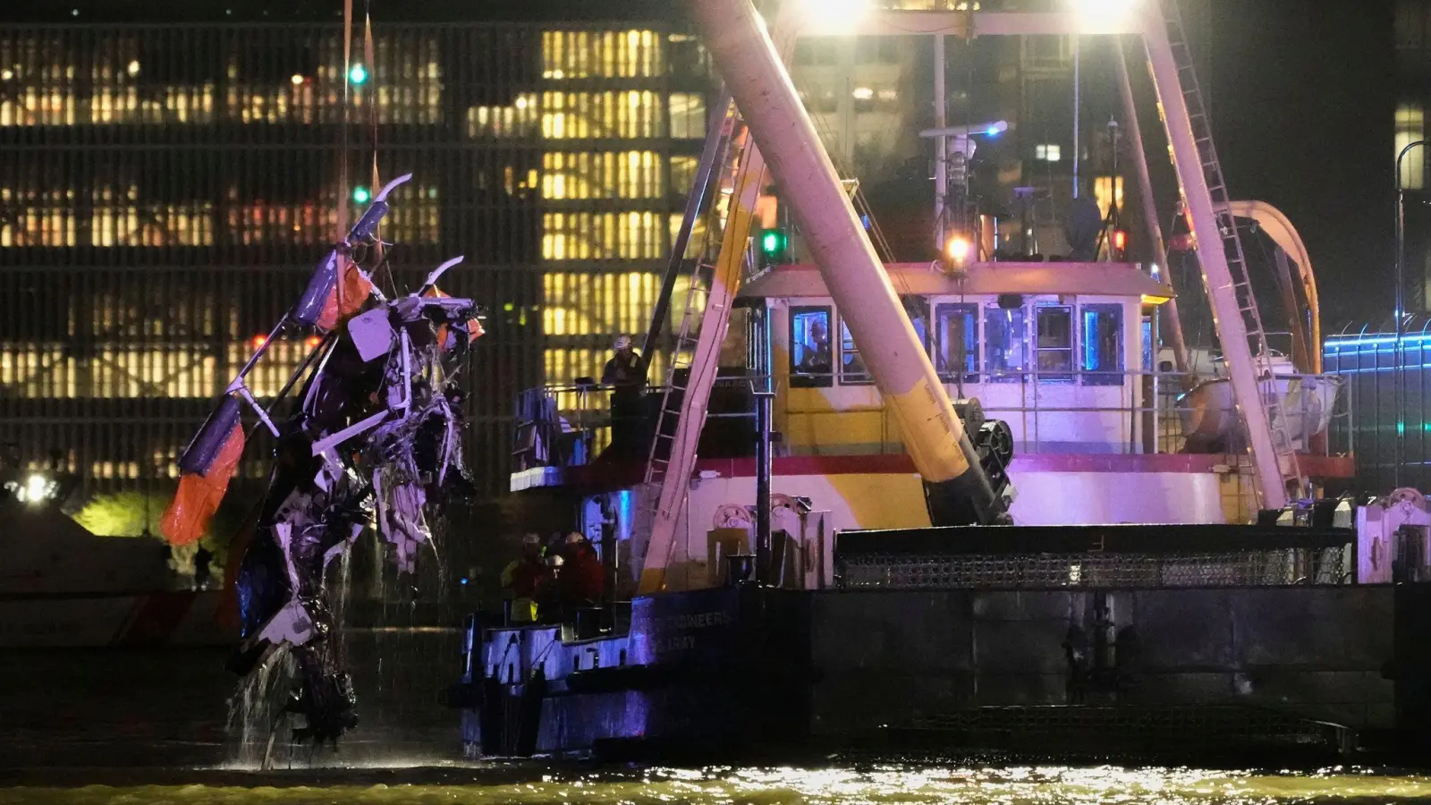 Die Ursache für den Absturz des Helikopters ist noch völlig unklar. (Foto: Seth Wenig/AP/dpa)