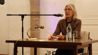 Sabine Böhne-Di Leo, Professorin in Ansbach, würdigte in Dinkelsbühl die Mitglieder des Parlamentarischen Rates für die Grundlagen der Bundesrepublik. (Foto: Martina Haas)