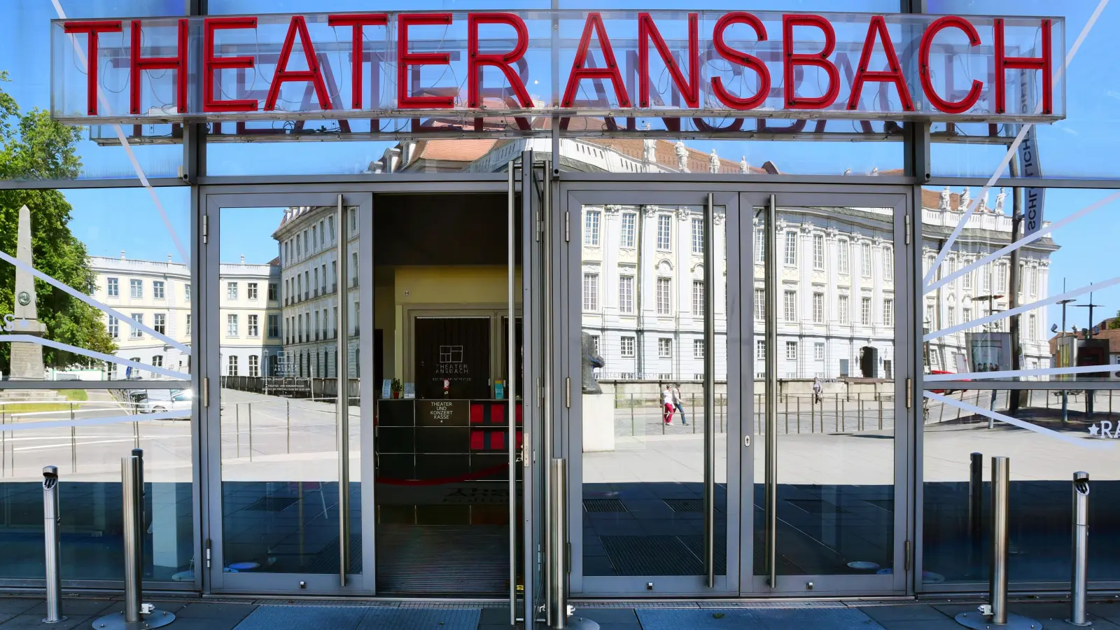 Zieht die Tourist-Info ins Theater Ansbach ein? Diese Frage wird am Dienstag, 17. März, im Rahmen einer Sondersitzung des Ansbacher Stadtrates erneut diskutiert. (Archivbild: Jim Albright)