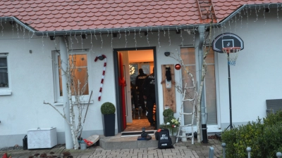 Hausdurchsuchung am Anwesen des früheren Tafel-Vorsitzenden am Donnerstagmorgen. (Foto: Christa Frühwald)