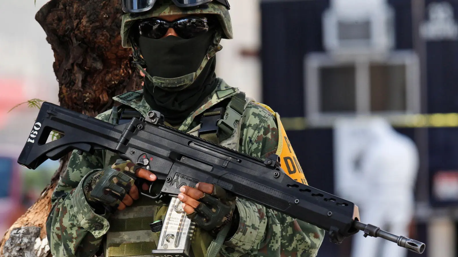 Gewalttätige Banden sind in Mexiko in Drogenkriminalität, Erpressung und Benzindiebstahl verwickelt. Sie kämpfen gegeneinander um Einflusszonen. (Archivbild) (Foto: Mario Armas/AP/dpa)
