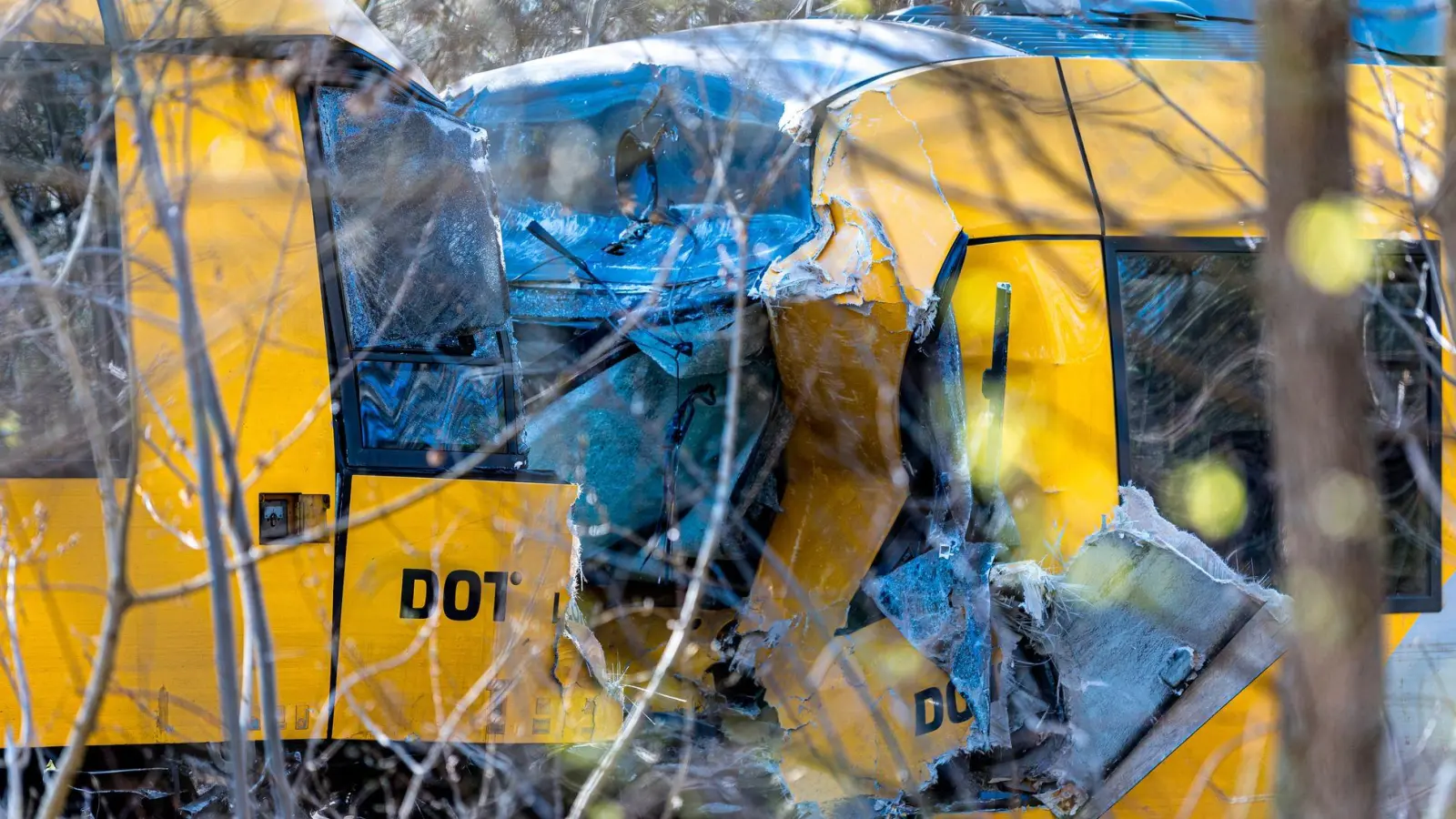 Zwei Züge stießen bei dem Unglück in Dänemark frontal zusammen.  (Foto: Steven Knap/Ritzau Scanpix Foto via AP/dpa)