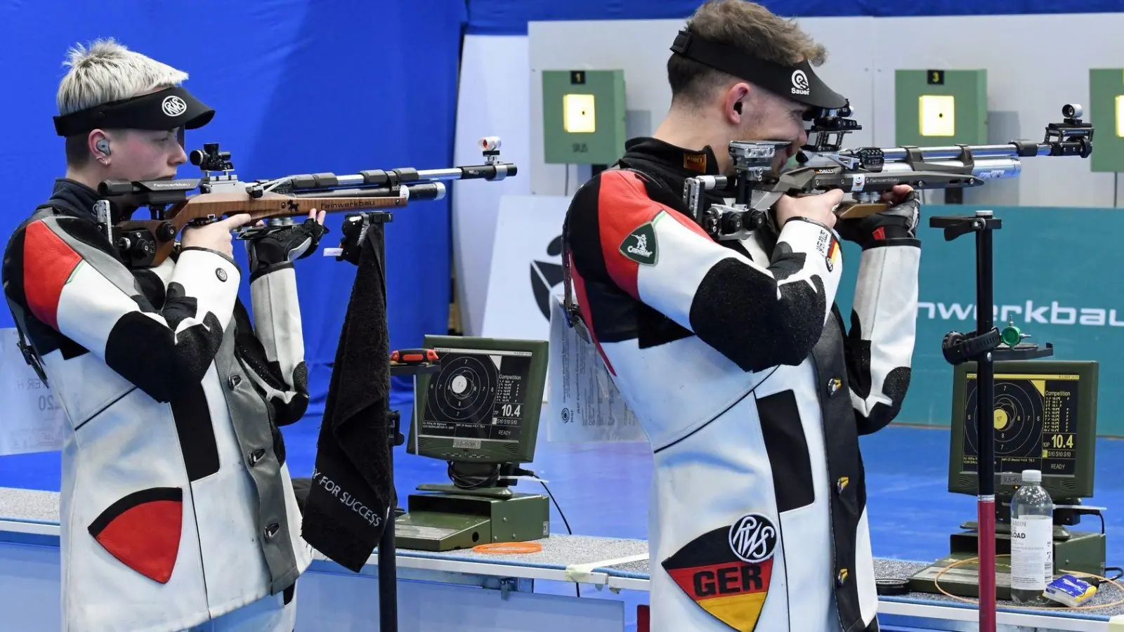 Hanna Bühlmeyer (links) belegte mit Maximilian Dallinger Platz zehn im Mixed. (Foto: Jürgen Heise)