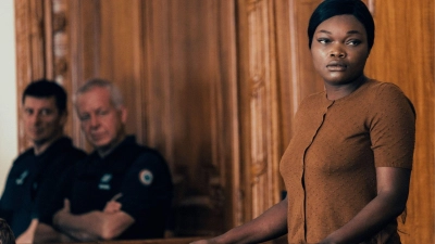 Guslagie Malanda als Laurence Coly im Drama „Saint Omer“. (Foto: --/Grandfilm/dpa)