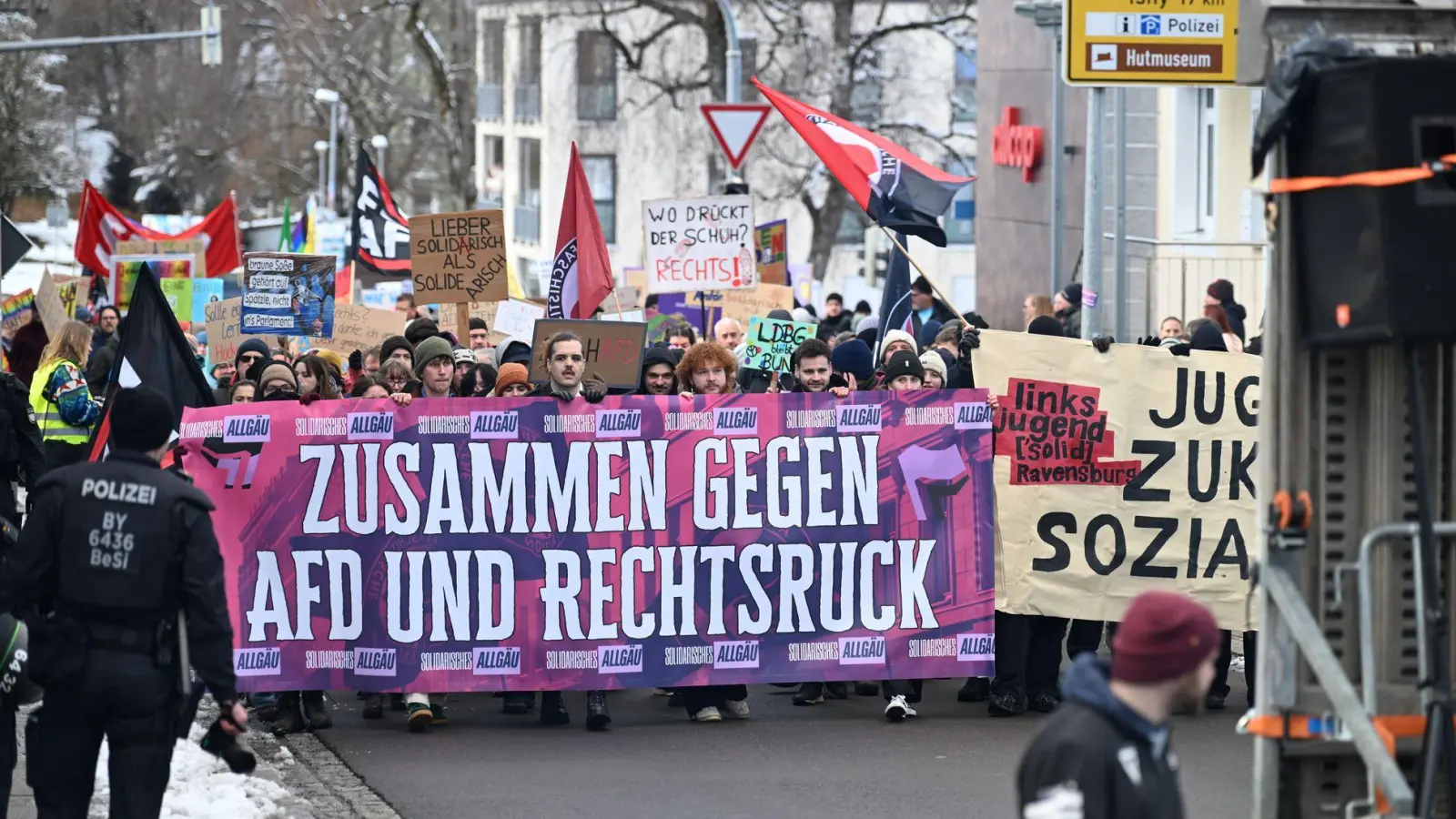 Zahlreiche Menschen wurden zu einer Demo in Lindenberg erwartet. (Foto: Felix Kästle/dpa)