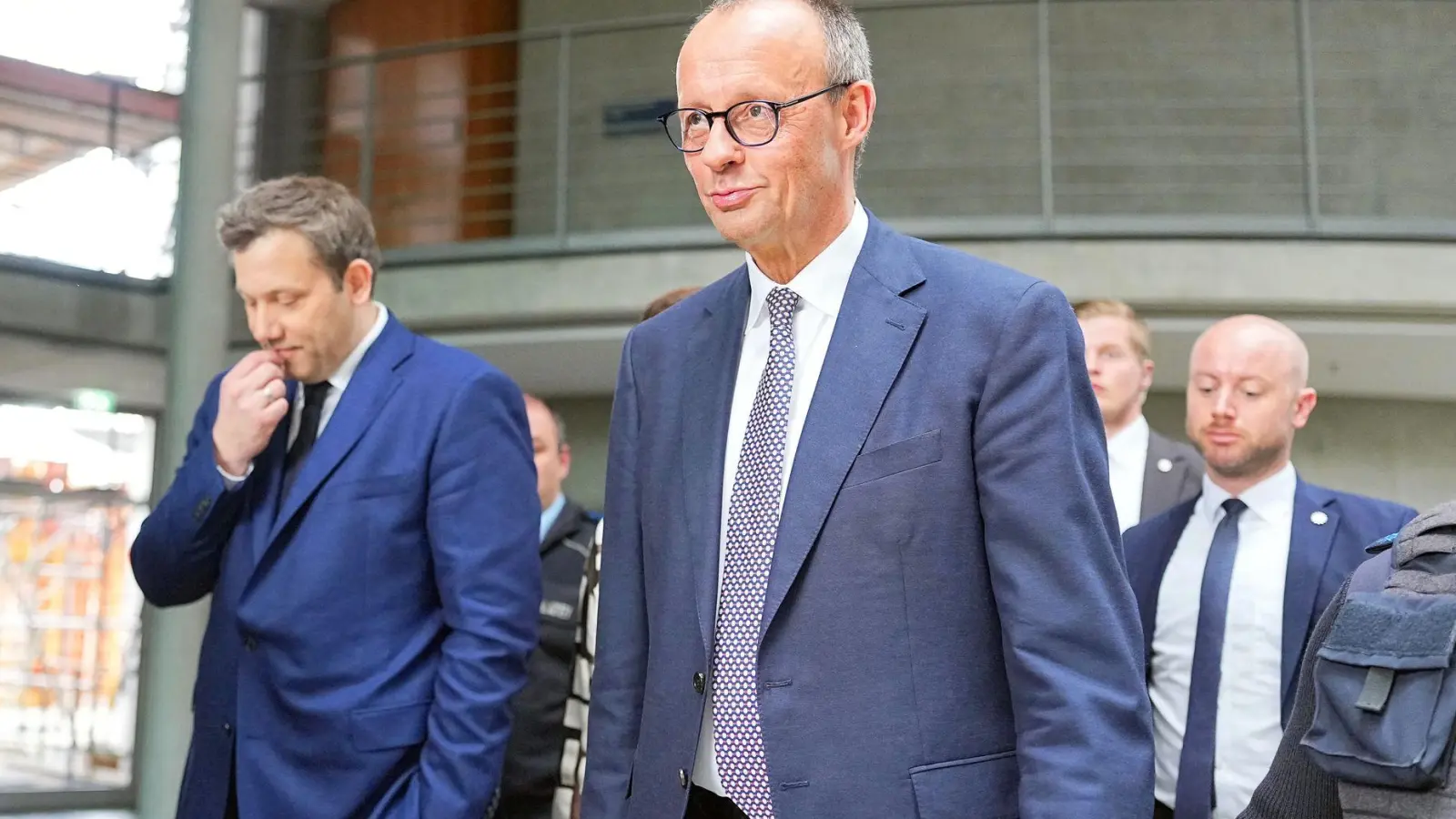 Mit den SPD-Ministerinnen und -Ministern ist das künftige Kabinett des voraussichtlich nächsten Kanzlers Friedrich Merz (CDU) komplett. (Archivbild) (Foto: Michael Kappeler/dpa)
