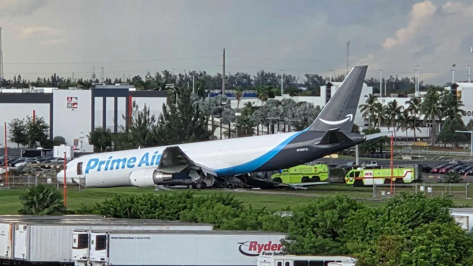 Auf dem Flughafen in Miami kam es zu einem Unfall.  (Foto: David Fischer/AP/dpa)