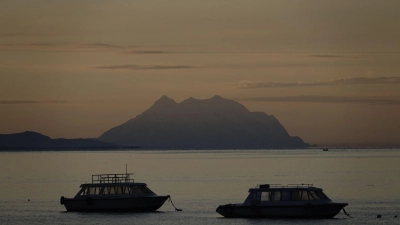 Blick auf den Illimani-Berg am Titicacasee. (Foto: Radoslaw Czajkowski/dpa)