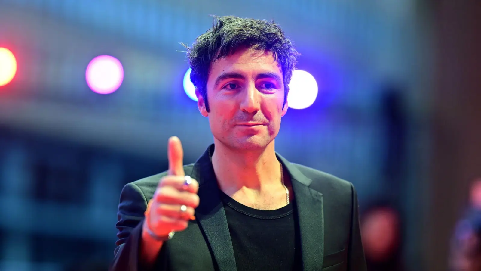  Wurde mit dem Hauptpreis der Berlinale ausgezeichnet: İlker Çatak. (Foto: Sebastian Christoph Gollnow/dpa)