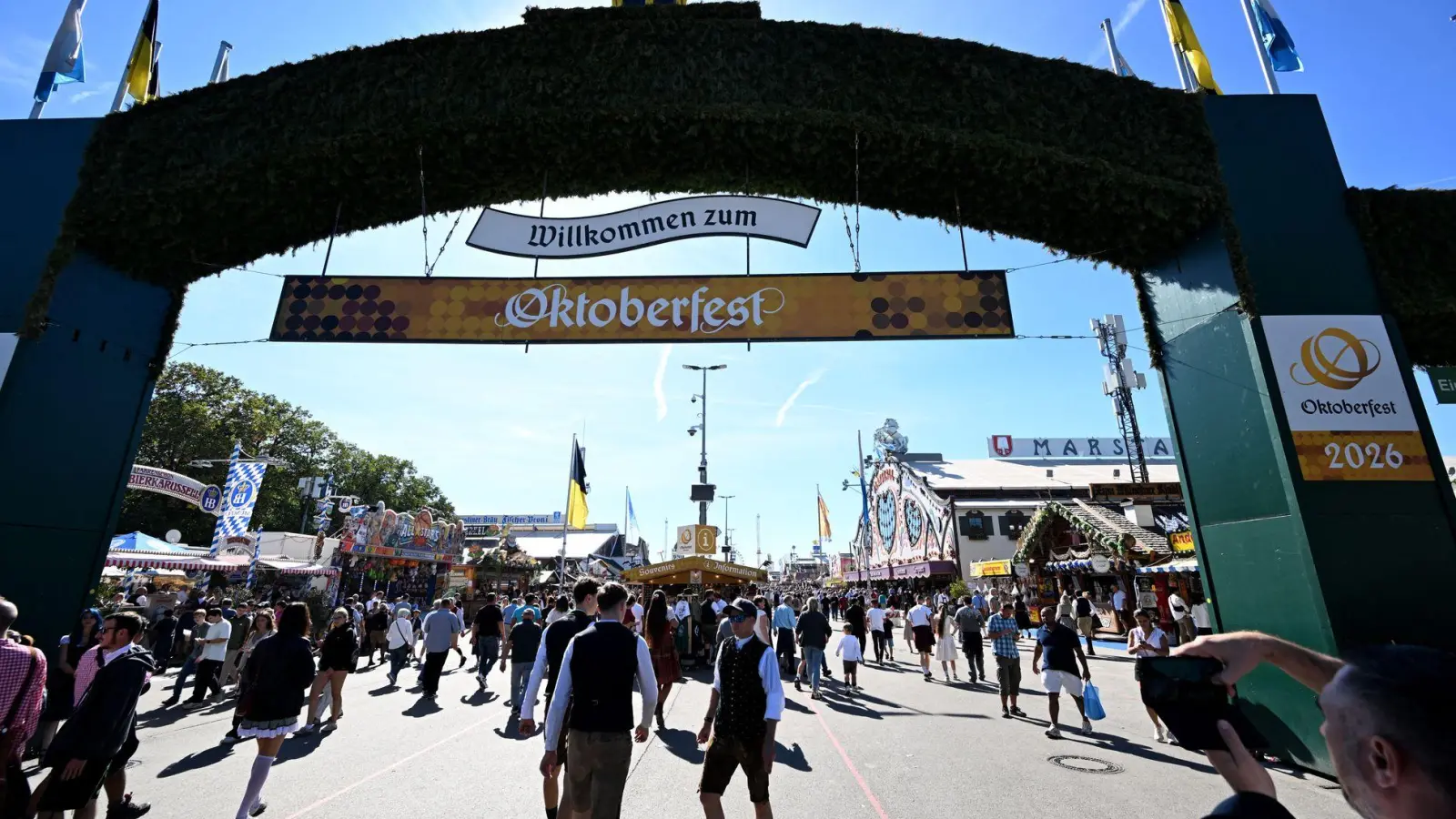 Noch einmal ein sonniger Tag auf dem Oktoberfest? Das ist möglich. (Archivbild) (Foto: Felix Hörhager/dpa)