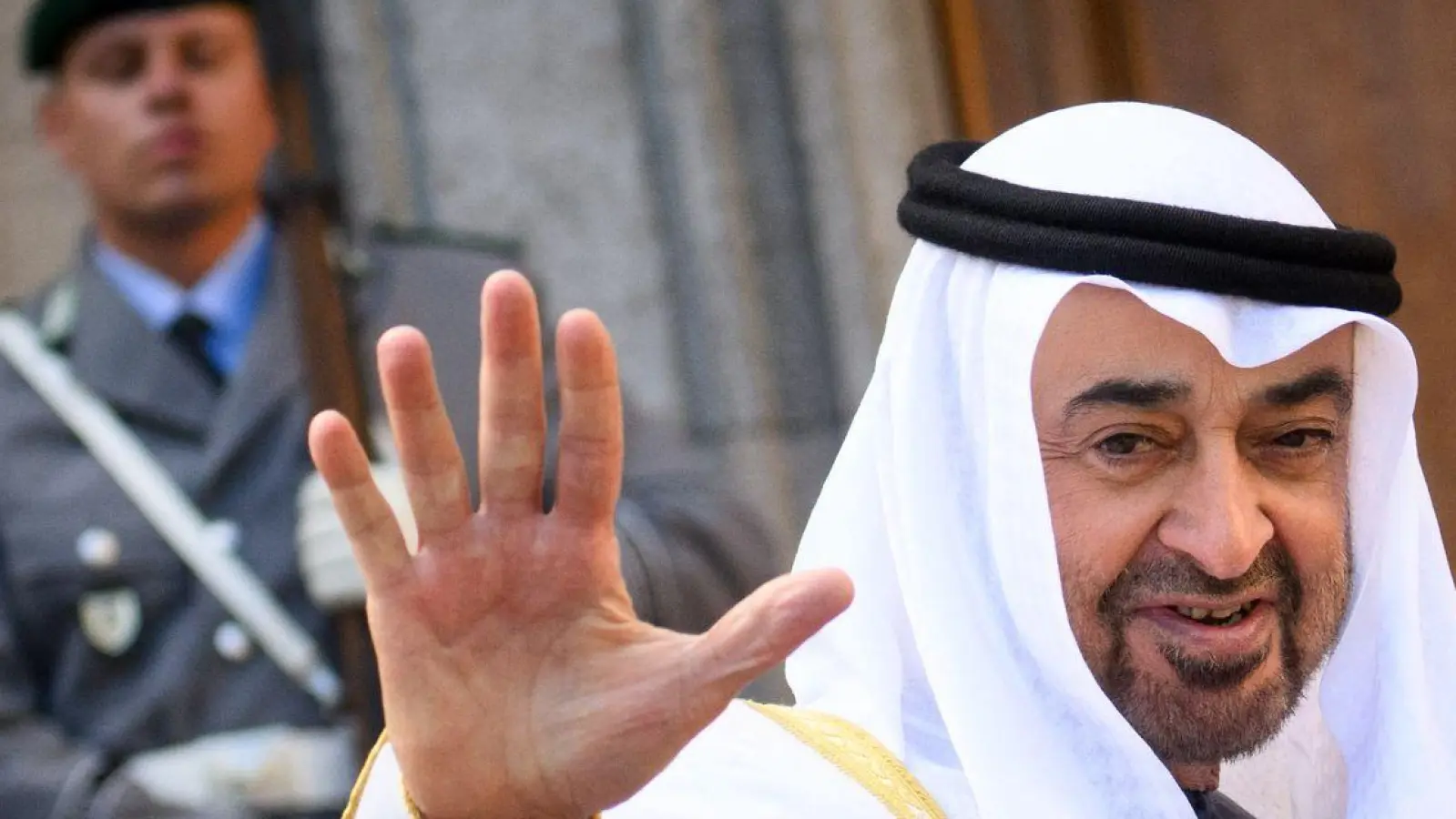 Erstmal absolviert ein Präsident der Vereinigten Arabischen Emirate einen Staatsbesuch in Deutschland (Foto: Bernd von Jutrczenka/dpa)