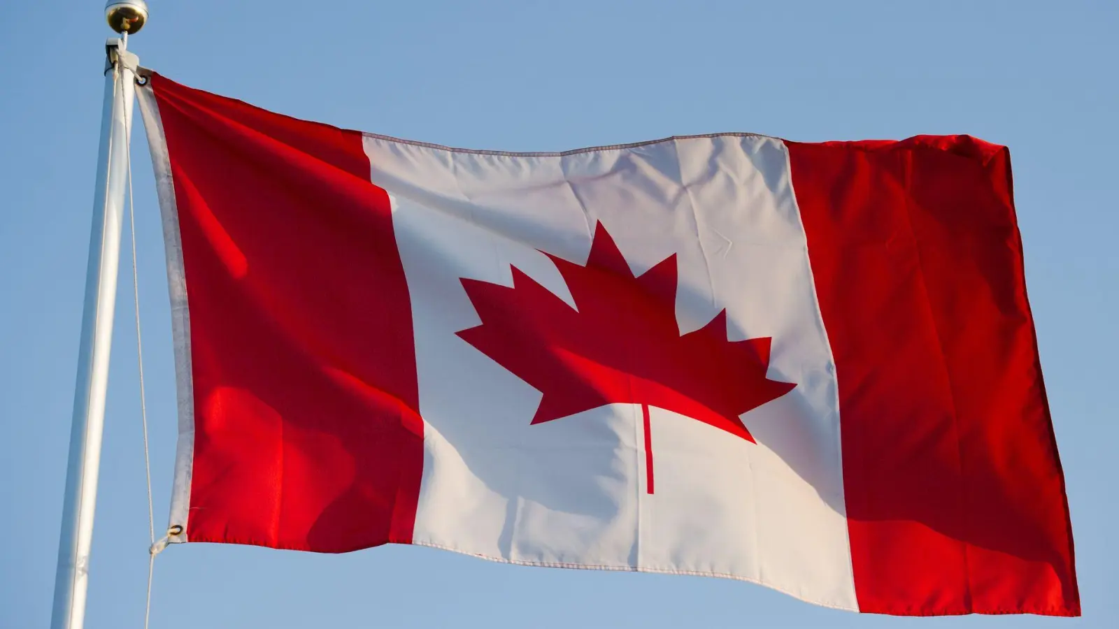 Lodernde Gefahr: In mehreren Provinzen Kanadas wüten unkontrollierte Waldbrände. (Foto: Patrick Pleul/dpa/dpa-tmn)