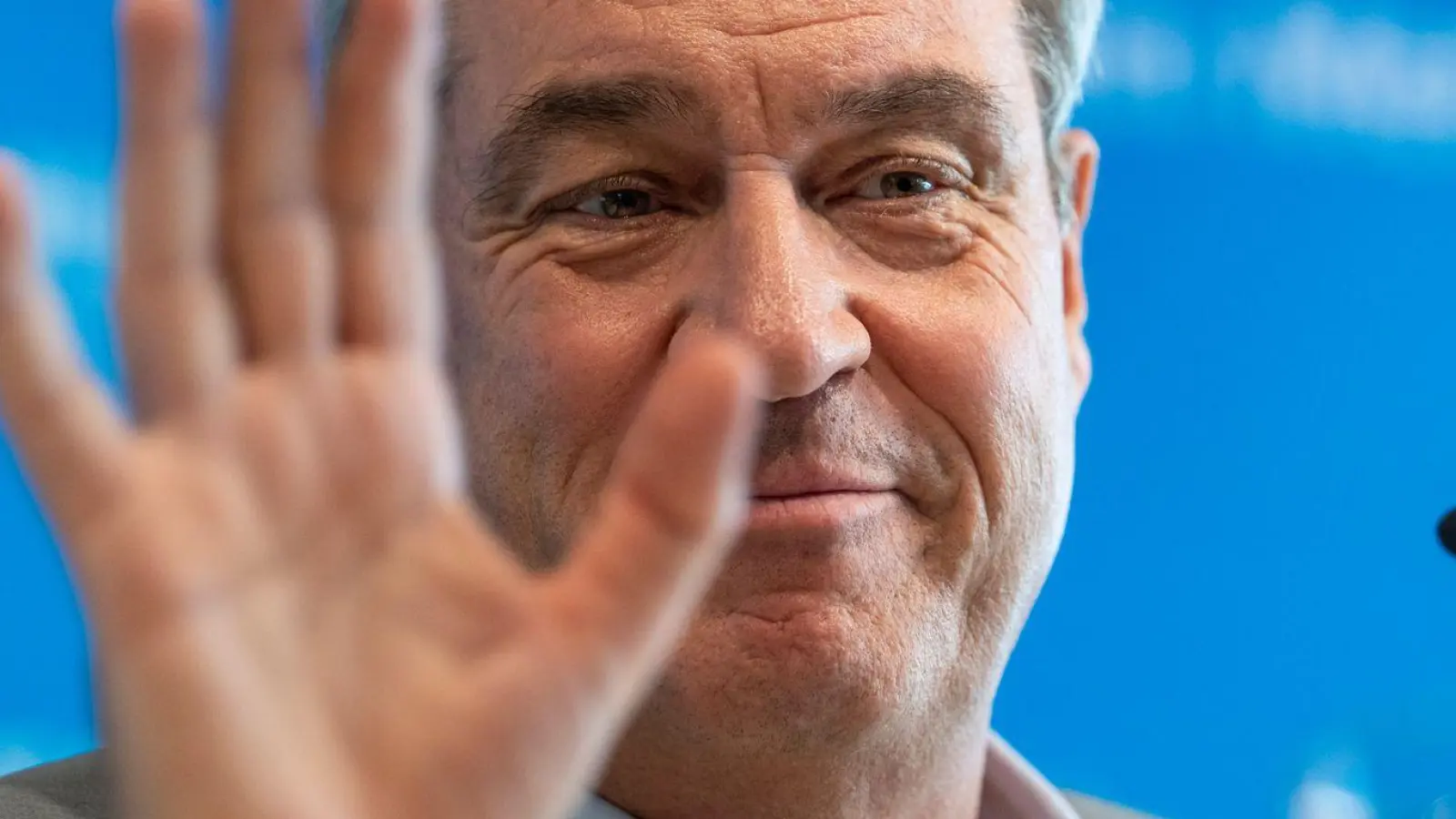 CSU-Chef Söder wurde mit einer Tomate beworfen und getroffen - warum und wieso ist aber weiterhin unklar. (Archivbild) (Foto: Peter Kneffel/dpa)