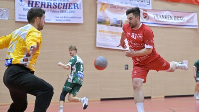 Szrgyan Ilicsin (im roten Trikot in einem anderen Spiel) war mit sieben Treffern der erfolgreichste Rothenburger. (Foto: Martin Rügner)