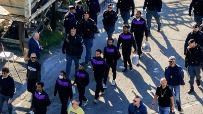 Italien muss nun doch sieben Mittelmeer-Flüchtlinge aufnehmen. (Foto: Archiv) (Foto: Vlasov Sulaj/AP/dpa)