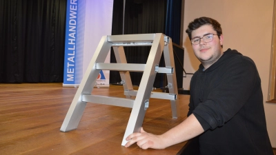 Als Gesellenstück baute Kammersieger Josua Rüger eine Aluminiumleiter. Die größte Herausforderung dabei war das Schweißen des Leichtmetalls. (Foto: Peter Tippl)