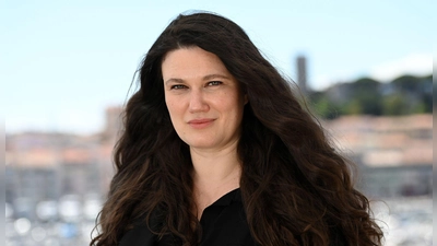 Regisseurin Mascha Schilinski nimmt mit ihrem Film „In die Sonne schauen“ eine Oscar-Hürde. (Archivbild) (Foto: Stefanie Rex/dpa)