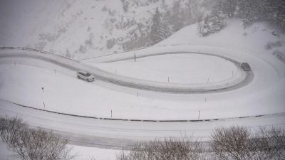 In der Schweiz herrscht wegen des vielen Neuschnees hohe Lawinengefahr. (Foto: Urs Flueeler/KEYSTONE/dpa/Archiv)