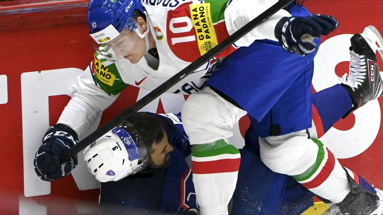 Peter Spornberger (oben) trägt künftig das Trikot des ERC Ingolstadt. (Foto: Jussi Nukari/Lehtikuva/dpa)