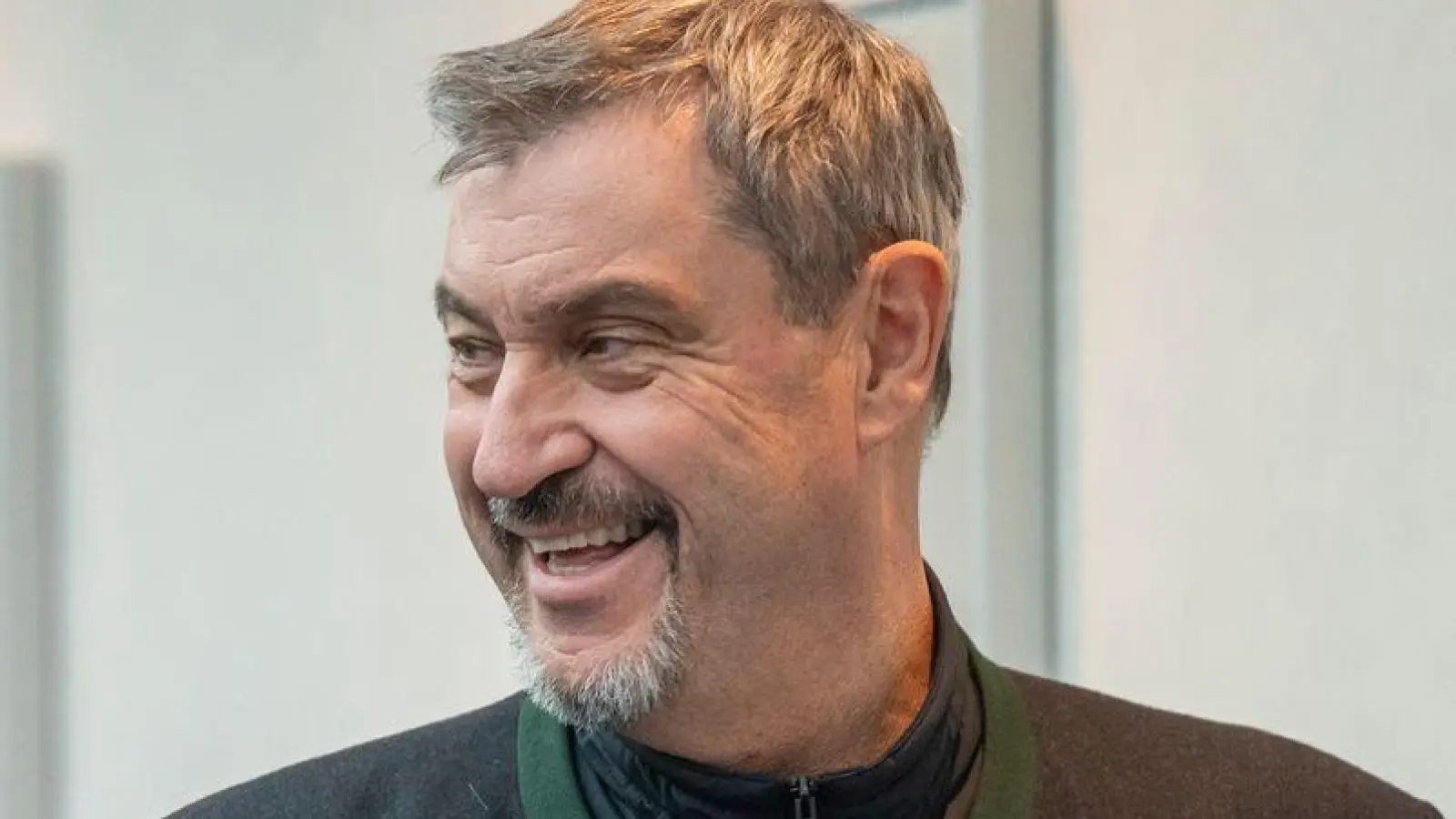 Das Kabinett um Ministerpräsident Markus Söder (r) hat entschieden: Das neue Kinderstartgeld kommt doch nicht. (Archivbild) (Foto: Peter Kneffel/dpa)