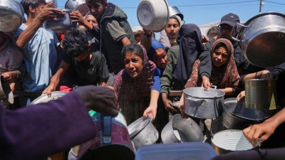 Im gesamten Gazastreifen droht nach UN-Angaben eine Hungersnot.  (Foto: Abdel Kareem Hana/AP/dpa)