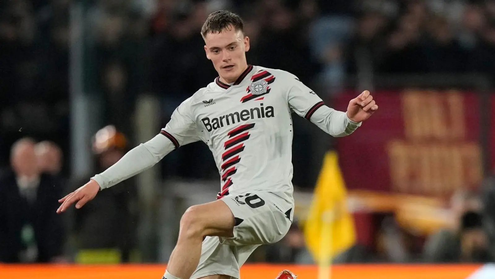 Florian Wirtz (l) und Co. gewannen das Hinspiel in Rom 2:0. (Foto: Andrew Medichini/AP/dpa)