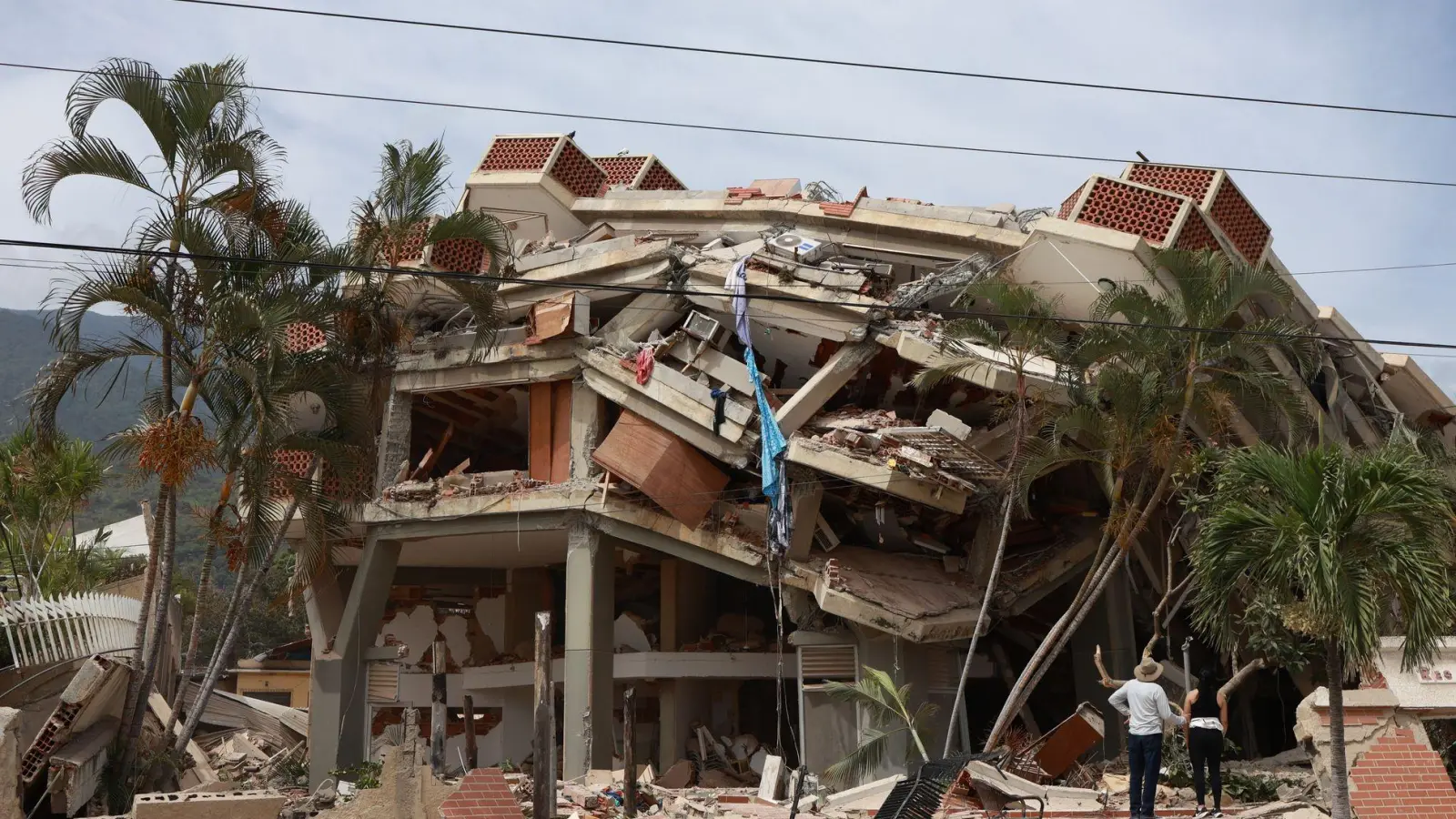 Im Bundesstaat La Guaira an der Karibikküste sind die Folgen der Erdbeben besonders dramatisch. (Foto: Stringer/dpa)