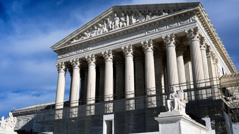 Vor dem Supreme Court wird mündlich verhandelt. (Archivbild) (Foto: Julia Demaree Nikhinson/AP/dpa)
