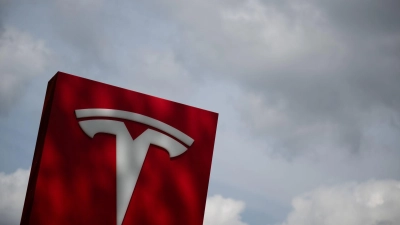 US-Aufseher untersuchen Teslas „Autopilot“-Software schon lange. (Archivbild) (Foto: Sebastian Gollnow/dpa)