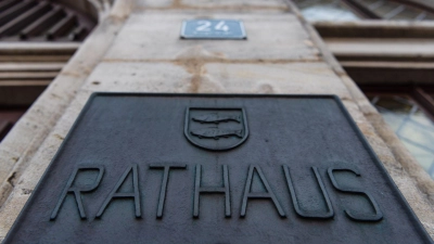 Die bayerischen Kommunen wünschen sich vom Innenministerium Leitlinien, wie sie die neuen Verbotsmöglichkeiten bei Antisemitismus-Verdacht umsetzen sollen. (Foto: Nicolas Armer/dpa)