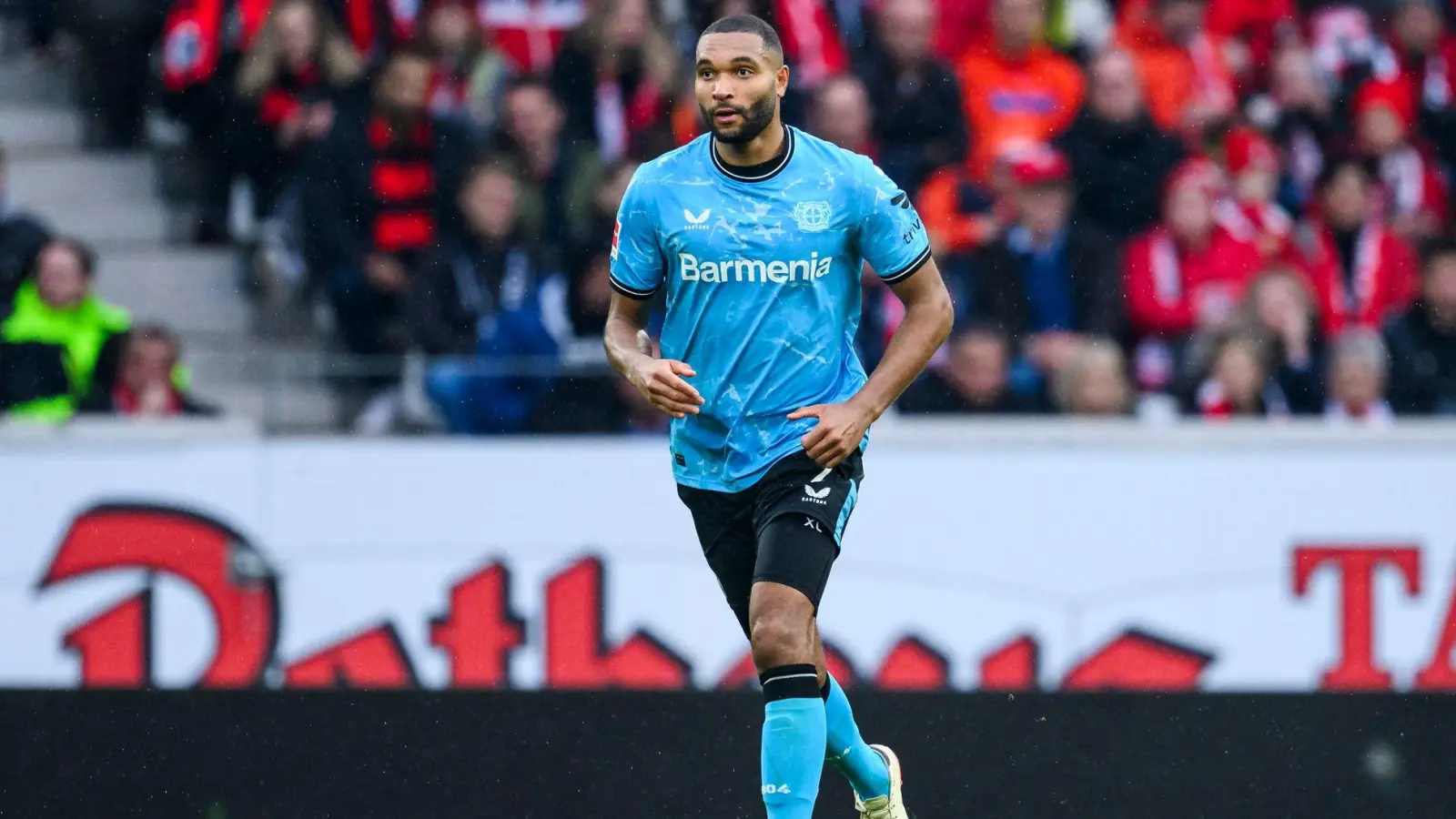 Jonathan Tah soll vor einem Wechsel zum FC Bayern stehen. (Foto: Tom Weller/dpa)