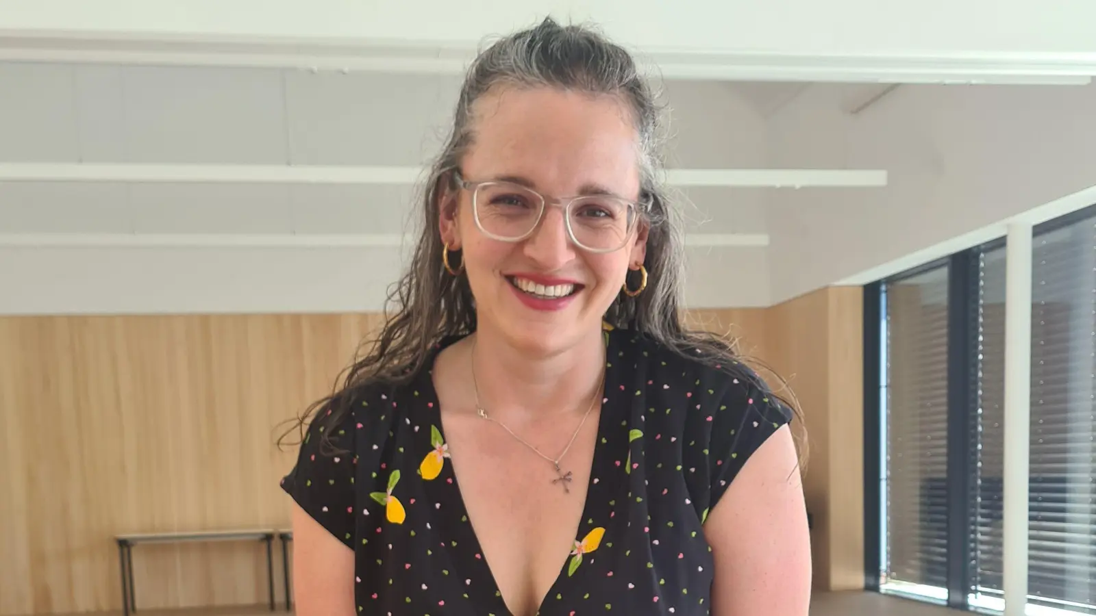 Fanny Schnerrer ist viel herumgekommen und ist jetzt die neue Dekanatsjugendreferentin in Bad Windsheim. (Foto: Anna Franck)