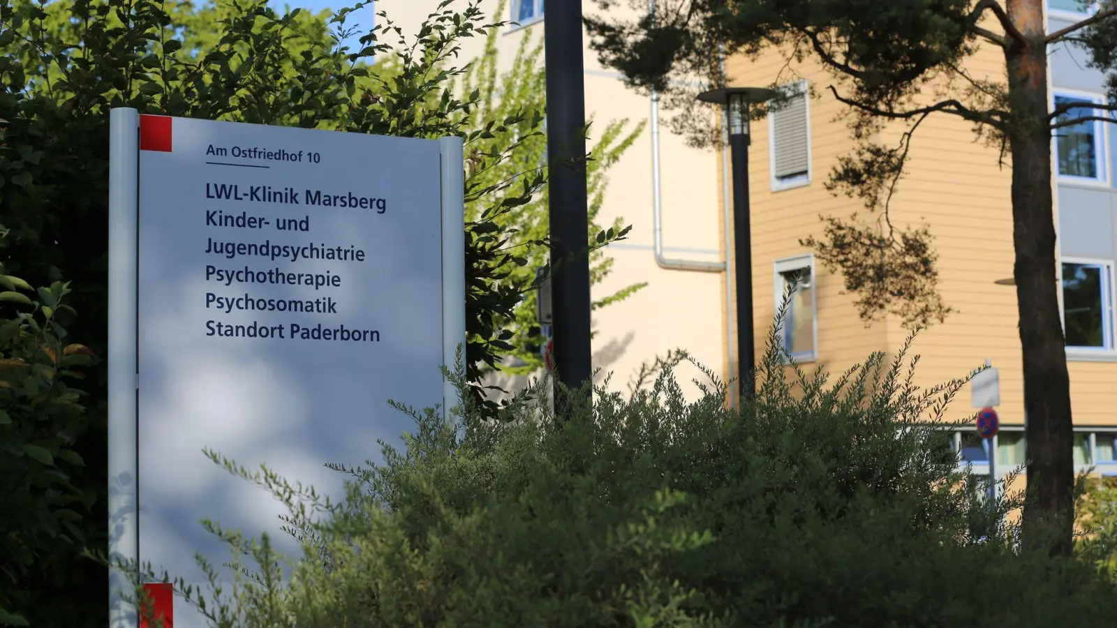 In dieser LWL-Klinik soll eine 13-Jährige eine Betreuerin angegriffen und verletzt haben. (Archivbild) (Foto: Christian Müller/dpa)