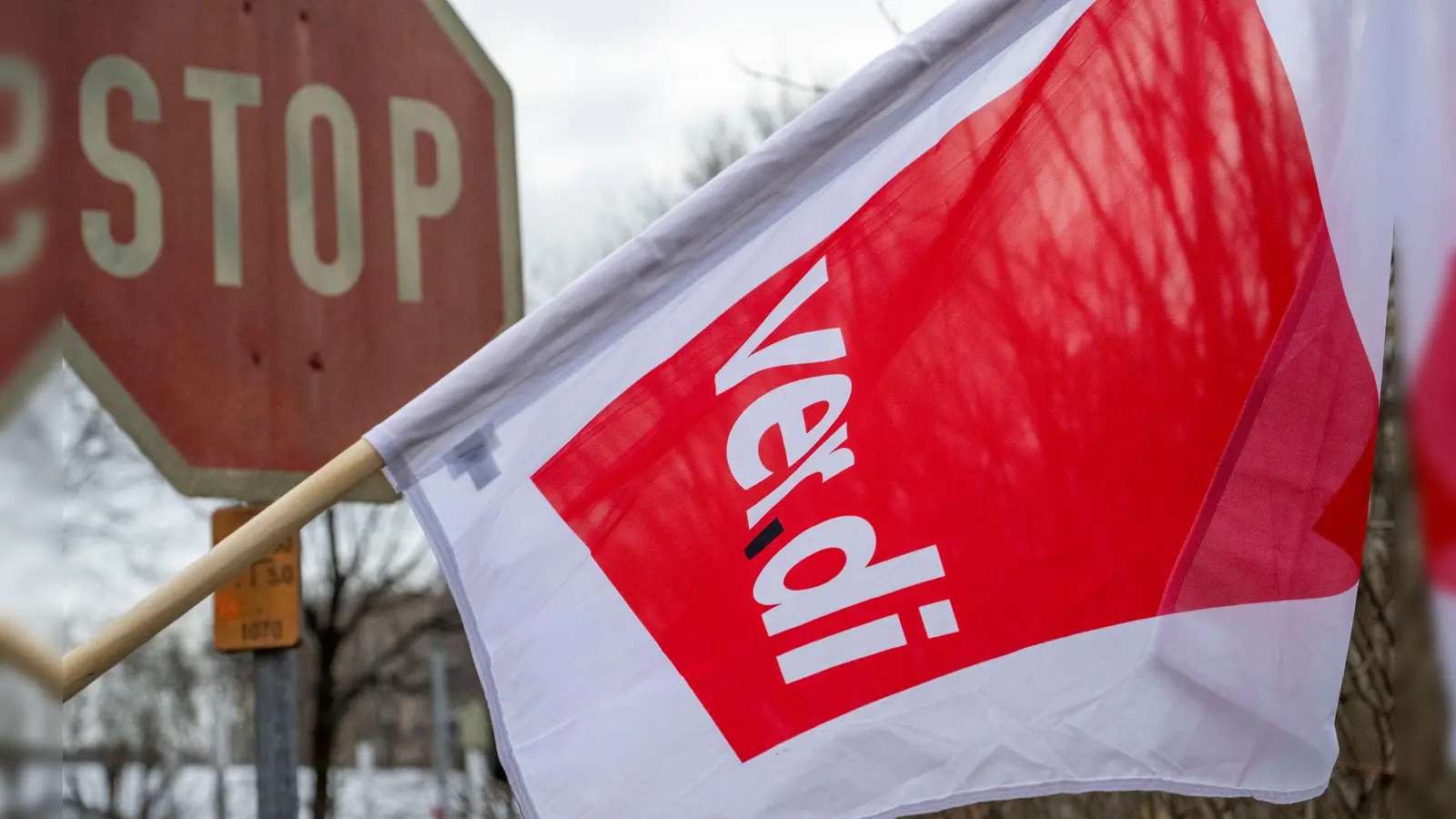 Verdi hat neue Warnstreiks im Nahverkehr angekündigt. (Foto: Stefan Puchner/dpa)