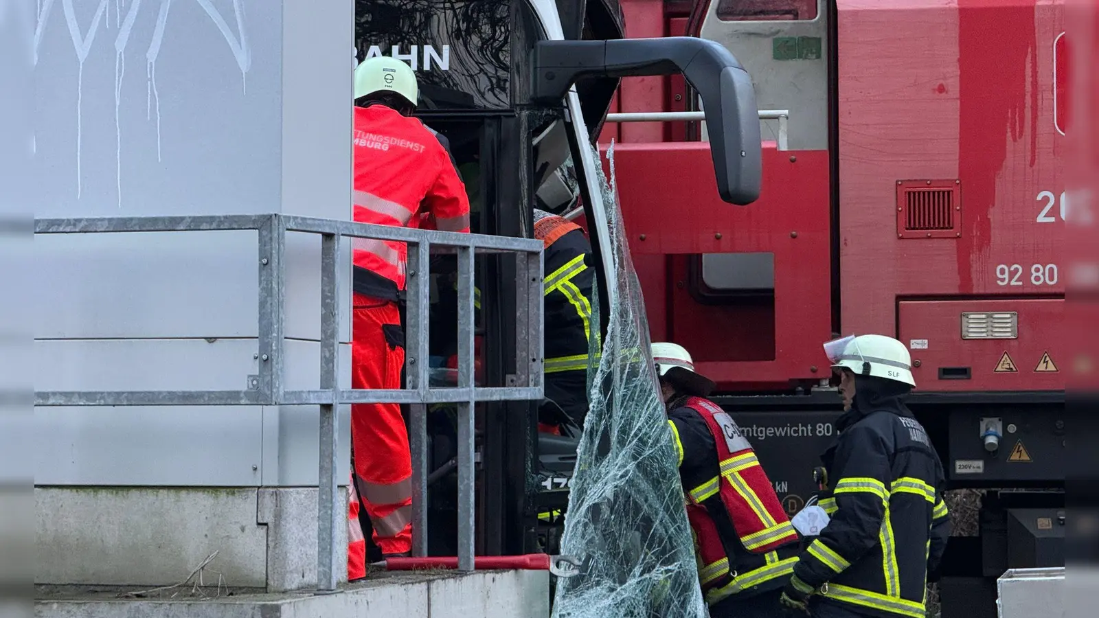 Am Hamburger Hafen hat sich ein schwerer Unfall ereignet. (Foto: Sebastian Peters/NEWS5/dpa)