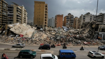 Zerstörte Gebäude bei früherem Angriff Israels in Dahija, südlichen Vororten von Beirut. (Archivbild) (Foto: Bilal Hussein/AP/dpa)