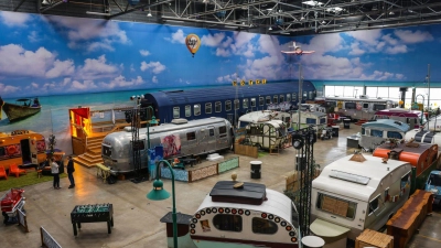 Nass werden kann man nicht: Das Basecamp in Bonn garantiert Trocken-Camping. (Foto: Oliver Berg/dpa)